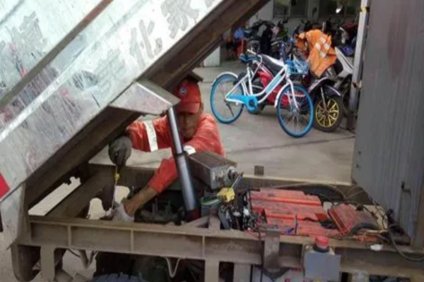 山南电动三轮车救援